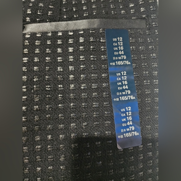 NWT Black block design Gap skirt size 12 - Picture 3 of 3